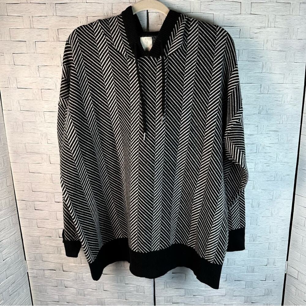 Joie Black and White Chevron Sweater hoodie drawstring pouch pocket plus size